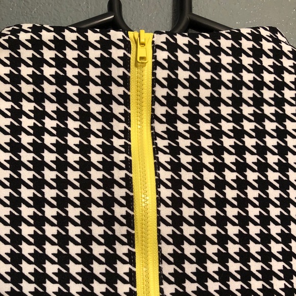 Plaid Long Sleeve with Yellow Zipper - Picture 4 of 5